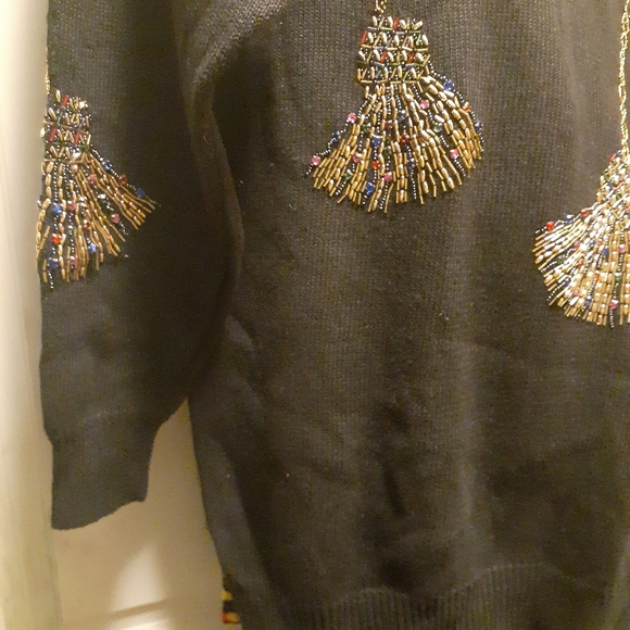 Black long sleeved "tassels" Sweater☃️ - Picture 3 of 4